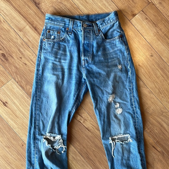 Levi's 501 Premium Distressed Jeans - Picture 3 of 8